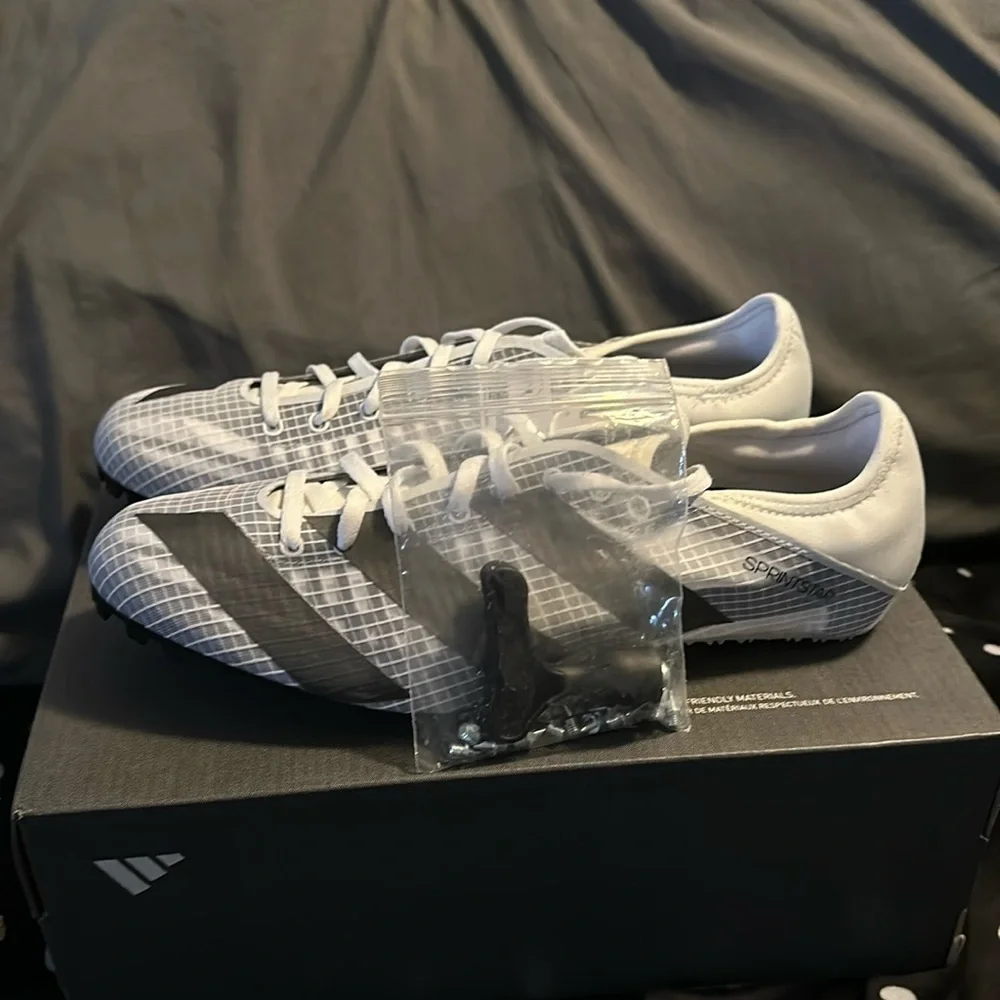 adidas Sprintstar Track and Field Cleats: WHITE/BLACK: NEW WITH TAGS: SIZE 12